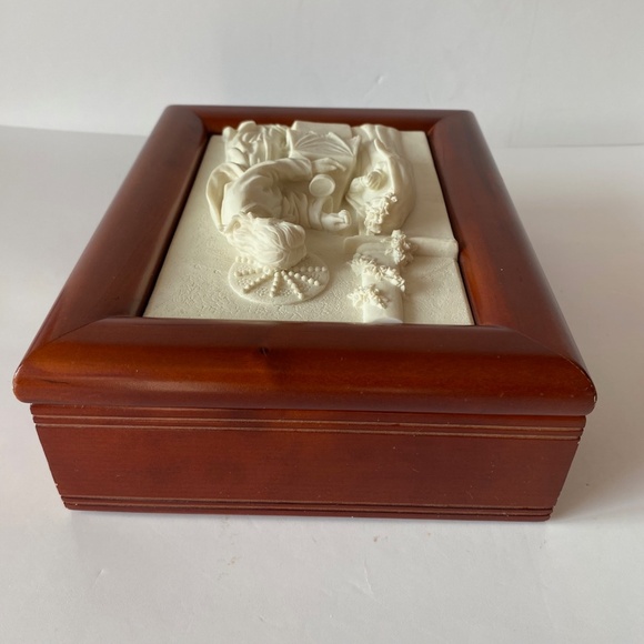 3D Alabaster Religious Plaque Inlaid in Wooden Jewelry Box Vintage - Picture 10 of 10